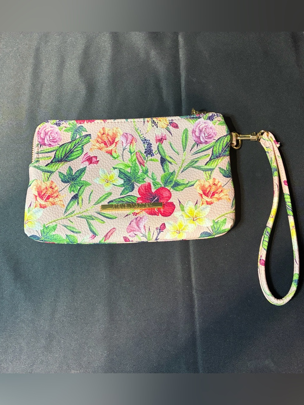 Like New Steve Madden Pink Floral Print Wristlet Clutch